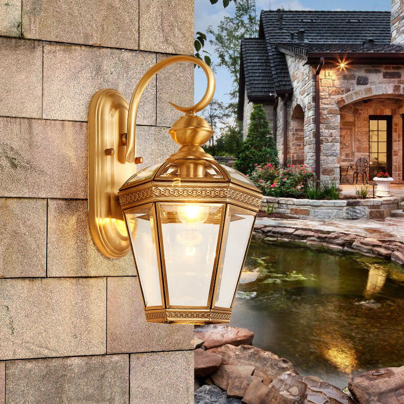 Lámpara de pared exterior europea moderna hexagonal de cobre y cristal impermeable de 1 luz