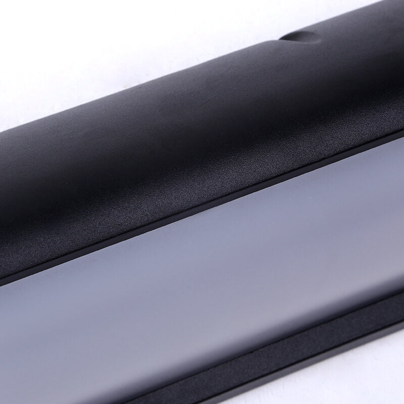 Lámpara de pared LED con sensor exterior impermeable de geometría simple y moderna