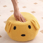Taburete redondo de vellón tipo osito de peluche con diseño art déco moderno, construcción de madera contrachapado, sin respaldo y sin brazos, de perfil bajo para sala de estar