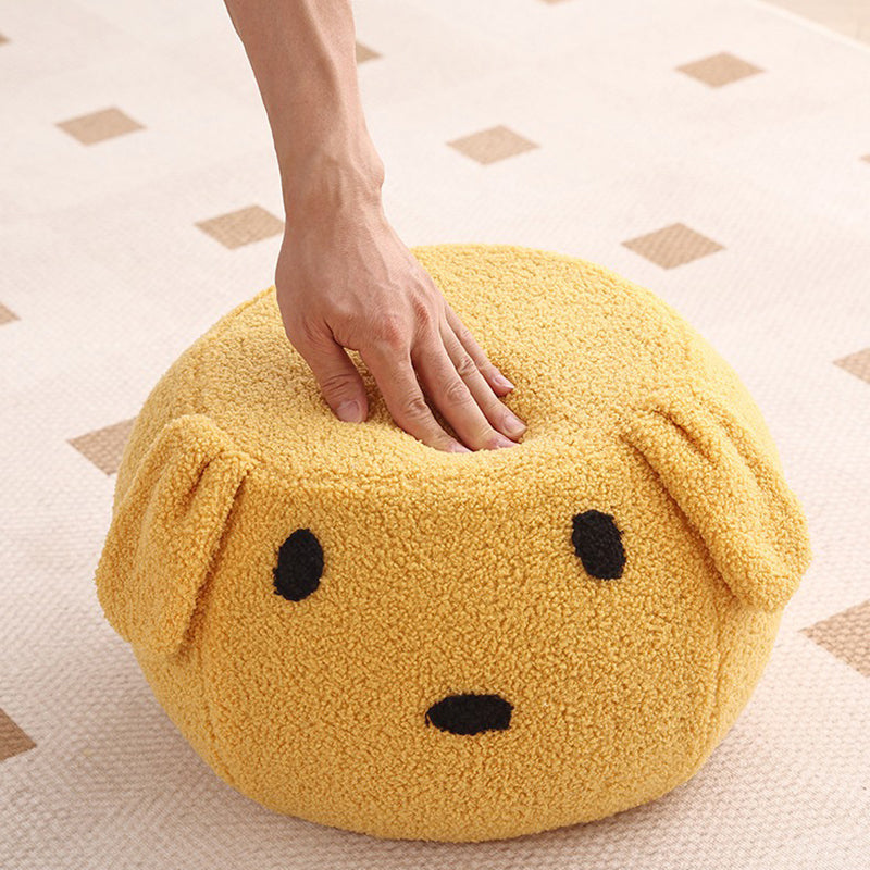 Taburete redondo de vellón tipo osito de peluche con diseño art déco moderno, construcción de madera contrachapado, sin respaldo y sin brazos, de perfil bajo para sala de estar