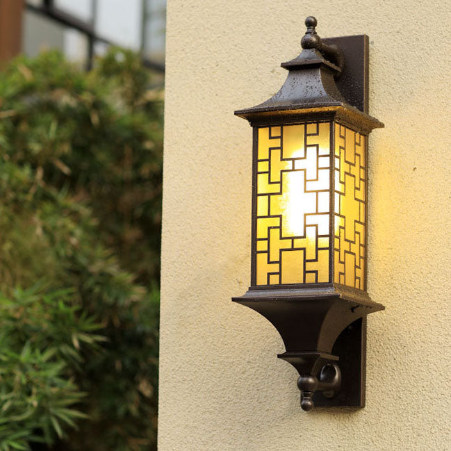 Aplique de pared para exteriores de 1 luz, resistente al agua, con jaula de linterna cuadrada tradicional china para patio exterior