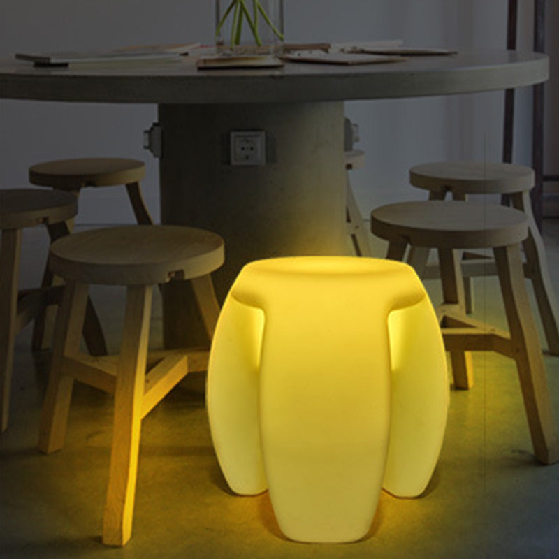 Taburete Redondo Elegante con LED - Plástico Impermeable, Diseño Moderno Minimalista para Salas de Entretenimiento