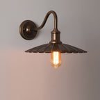 Lámpara de pared moderna minimalista, impermeable, redonda, plisada, con pétalos, de hierro, de 1 luz, para patio exterior