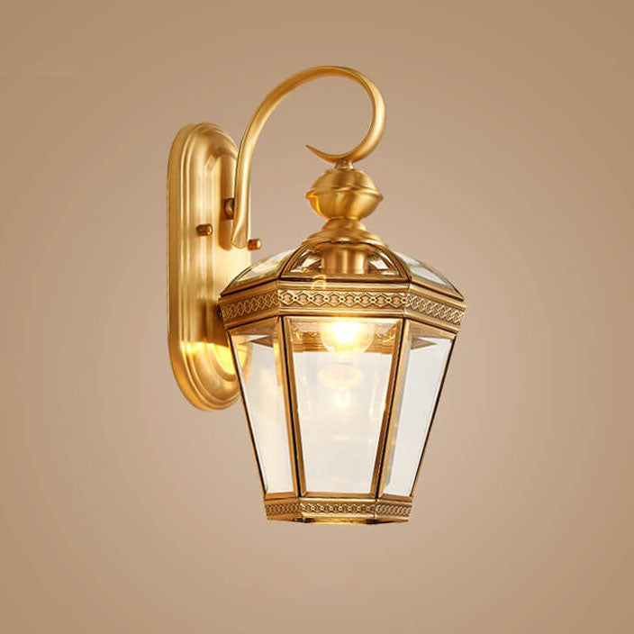 Lámpara de pared exterior europea moderna hexagonal de cobre y cristal impermeable de 1 luz