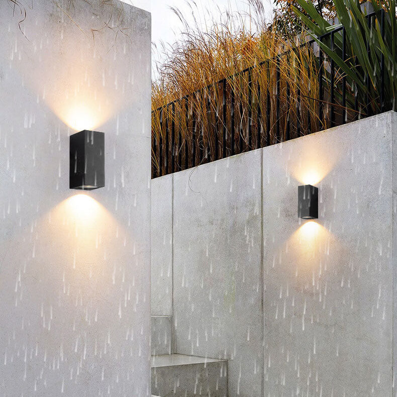 Lámpara de pared de estilo cilindro de vidrio y aluminio, moderna y minimalista, impermeable, con 2 luces para patio exterior