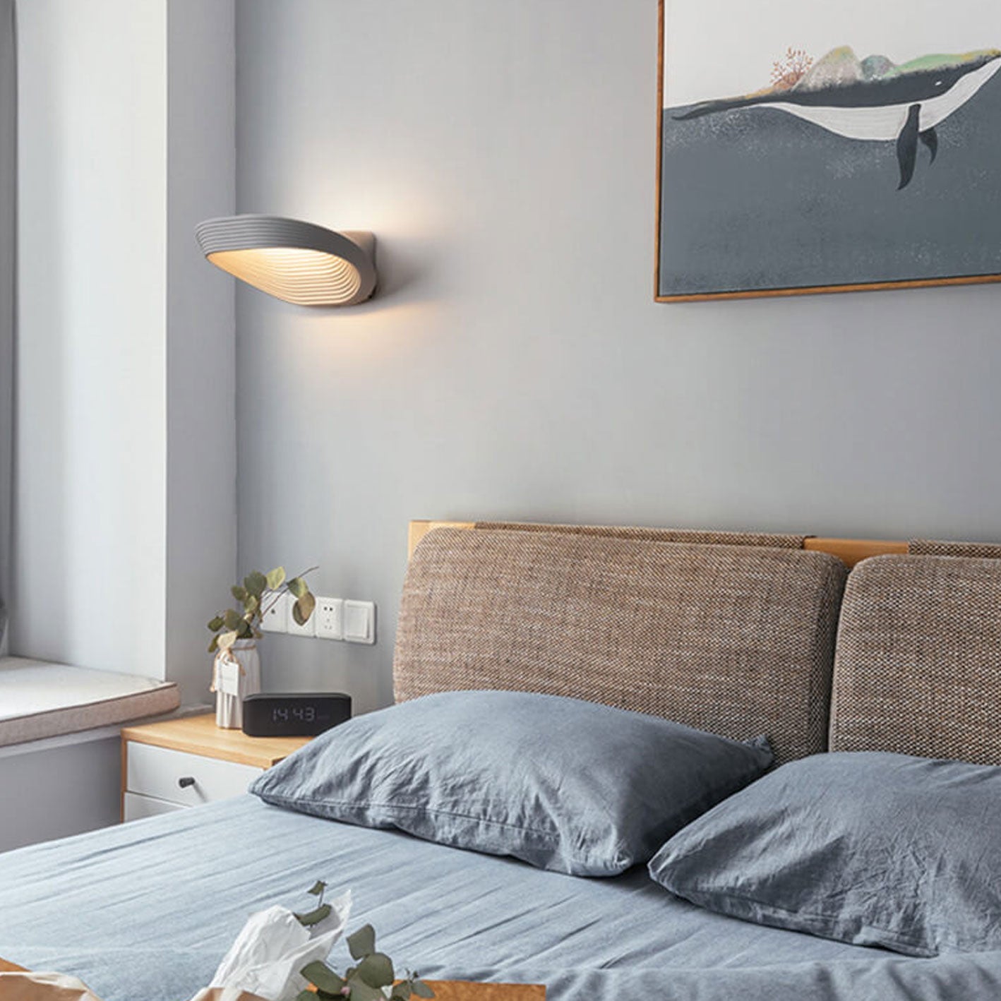 Modern Minimalist Fluted LED Wall Sconce Curved Shell Acrylic Lamp for Bedroom and Living Room