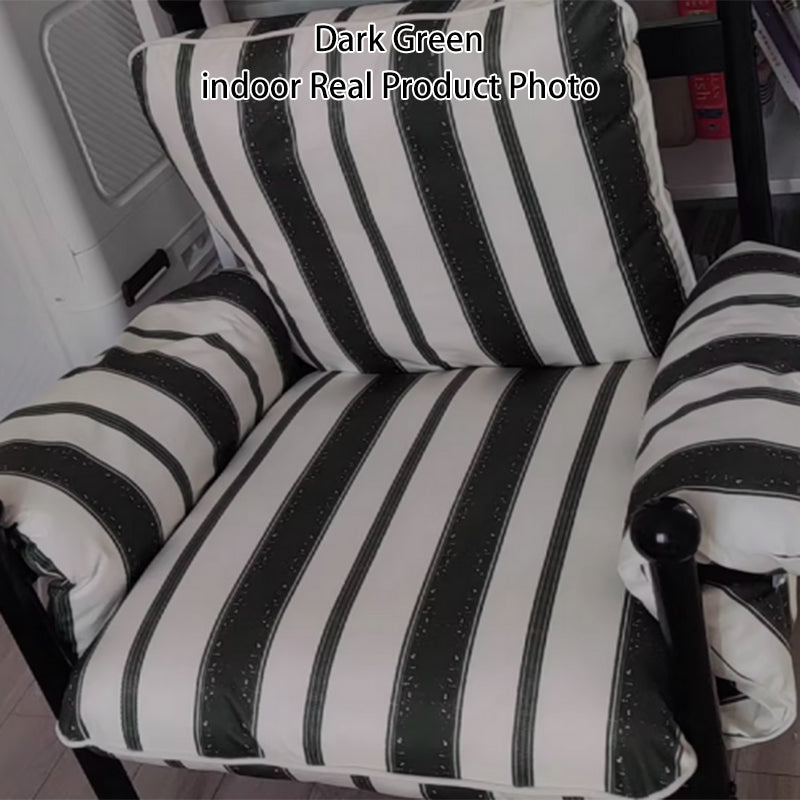 Sillón tradicional francés rectangular de tela con respaldo y apoyabrazos de hierro para salón