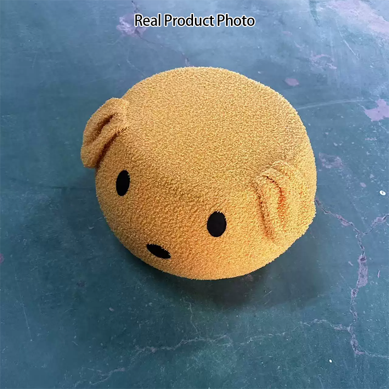 Taburete redondo de vellón tipo osito de peluche con diseño art déco moderno, construcción de madera contrachapado, sin respaldo y sin brazos, de perfil bajo para sala de estar