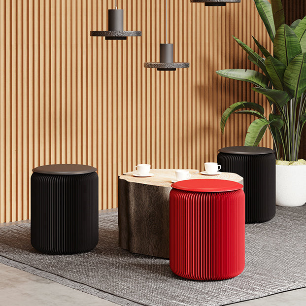 Puf plegable cilíndrico contemporáneo escandinavo de cuero sintético con acabado de papel Kraft para entradas