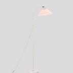 Lámpara de pie de una luz con pantalla plisada de tela minimalista