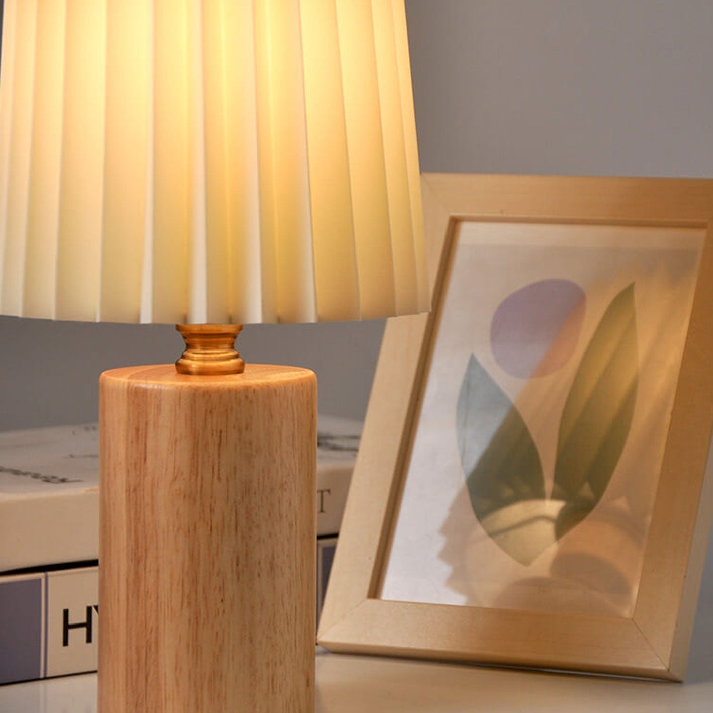 Vintage Pleated Shade Solid Wood Table Lamp Dimmable LED Bedside Desk Light for Bedroom and Living Room