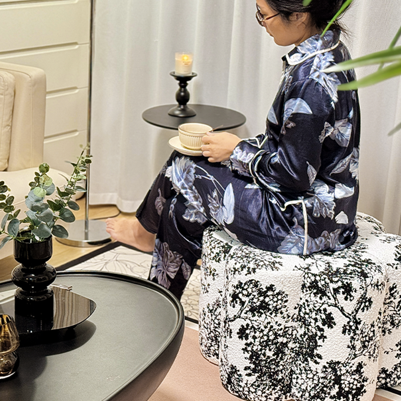 Stylish Sherpa Fabric Petal Stool with Solid Wood Base — Contemporary Low-Profile Accent for Living Room & Entryway