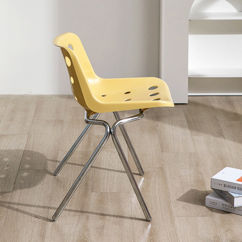 Silla de comedor moderna de diseño de queso de mediados de siglo de hierro forjado con respaldo de polipropileno para sala de estar y comedor