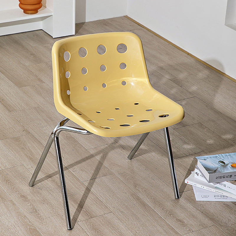 Silla de comedor moderna de diseño de queso de mediados de siglo de hierro forjado con respaldo de polipropileno para sala de estar y comedor