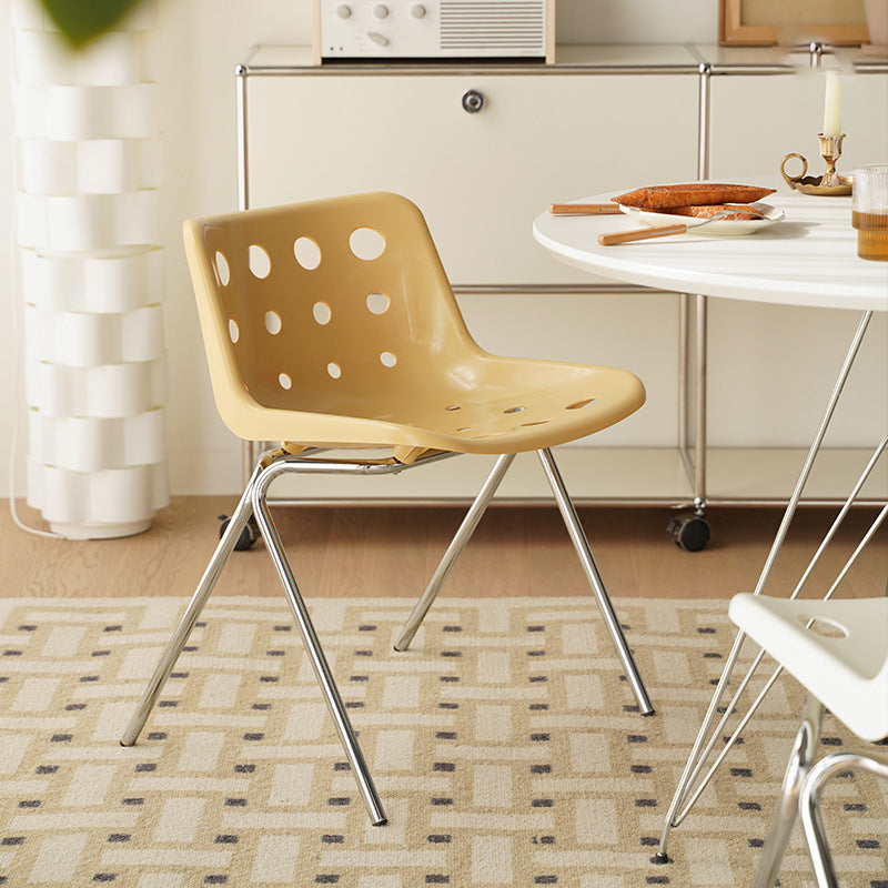 Silla de comedor moderna de diseño de queso de mediados de siglo de hierro forjado con respaldo de polipropileno para sala de estar y comedor