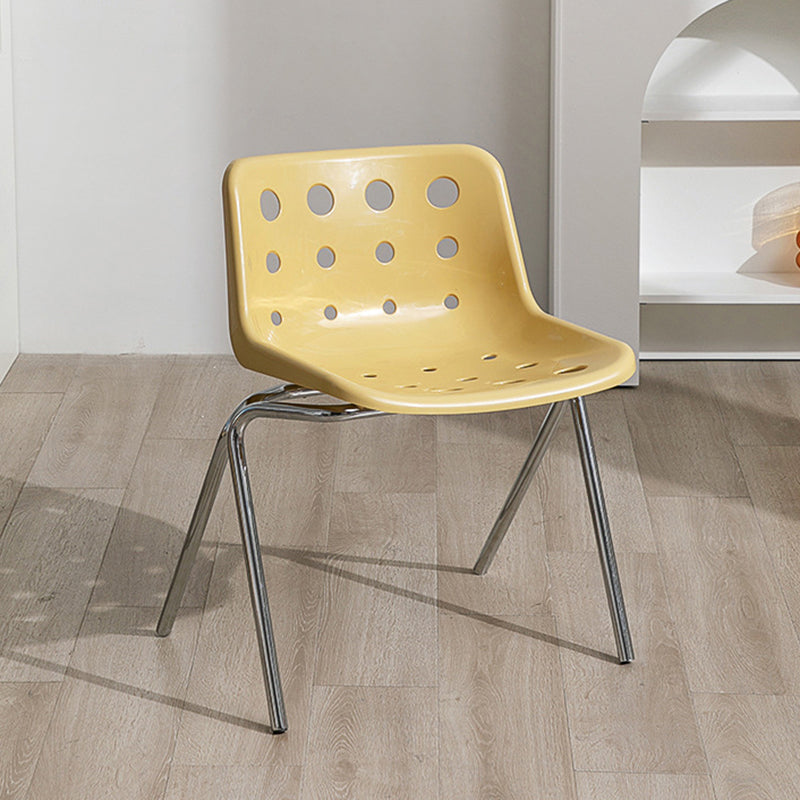 Silla de comedor moderna de diseño de queso de mediados de siglo de hierro forjado con respaldo de polipropileno para sala de estar y comedor