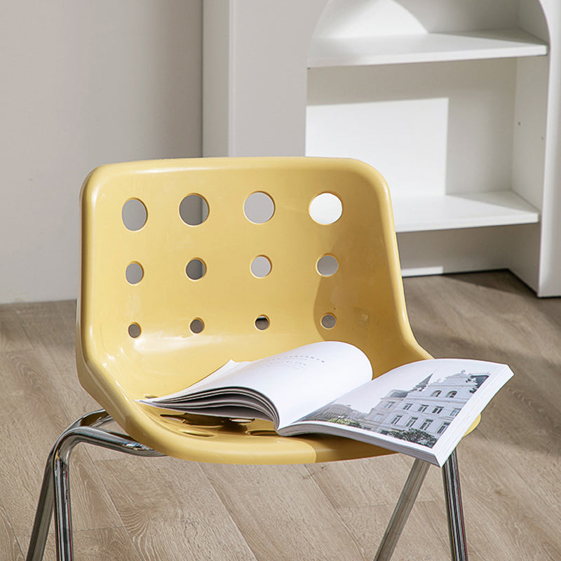 Silla de comedor moderna de diseño de queso de mediados de siglo de hierro forjado con respaldo de polipropileno para sala de estar y comedor