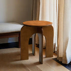 Taburete redondo de madera de abedul con estilo retro contemporáneo – Asiento versátil de perfil bajo para sala de estar, dormitorio y entrada