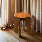 Taburete redondo de madera de abedul con estilo retro contemporáneo – Asiento versátil de perfil bajo para sala de estar, dormitorio y entrada