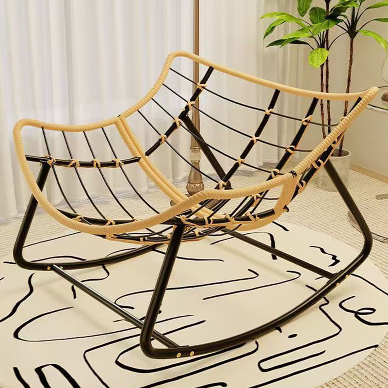 Sillón Mecedora Curvo Nido de Pájaro Moderno Minimalista — Sin Brazos, Tela de Mezcla de Lino, Estructura de Acero al Carbono con Respaldo de Ratán PE, Perfecto para Sala de Estar