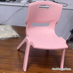 Taburete Bajo Cuadrado Contemporáneo Escandinavo de PP Apilable con Respaldo para Niños para Sala de Estar