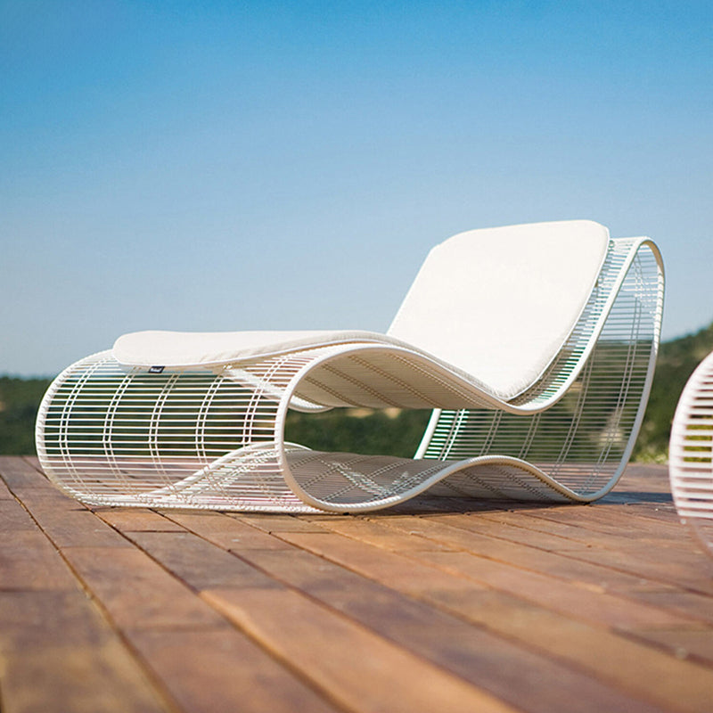 Tumbona de Jardín Moderna Minimalista Curva de Aleación de Aluminio con Respaldo Acolchado de Tela