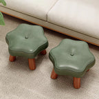 Taburete bajo contemporáneo nórdico en forma de flor de cuero sintético con base de madera de pino - Acento para sala de estar