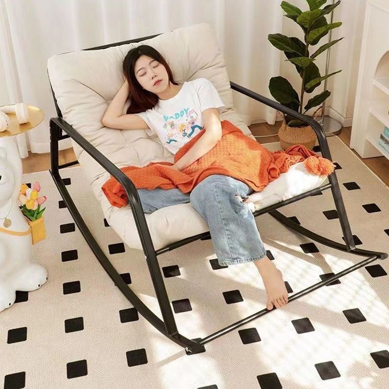 Mecedora Nórdica Contemporánea Moon con Tapicería de Tela Sintética y Estructura de Acero al Carbono, con Respaldo y Apoyabrazos para Sala de Estar o Dormitorio