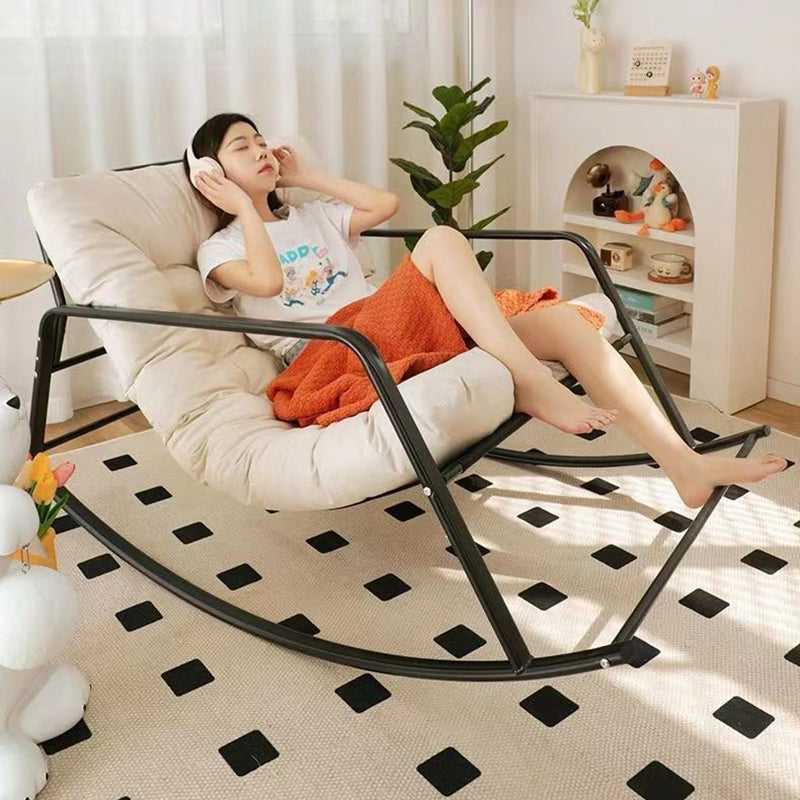 Mecedora Nórdica Contemporánea Moon con Tapicería de Tela Sintética y Estructura de Acero al Carbono, con Respaldo y Apoyabrazos para Sala de Estar o Dormitorio