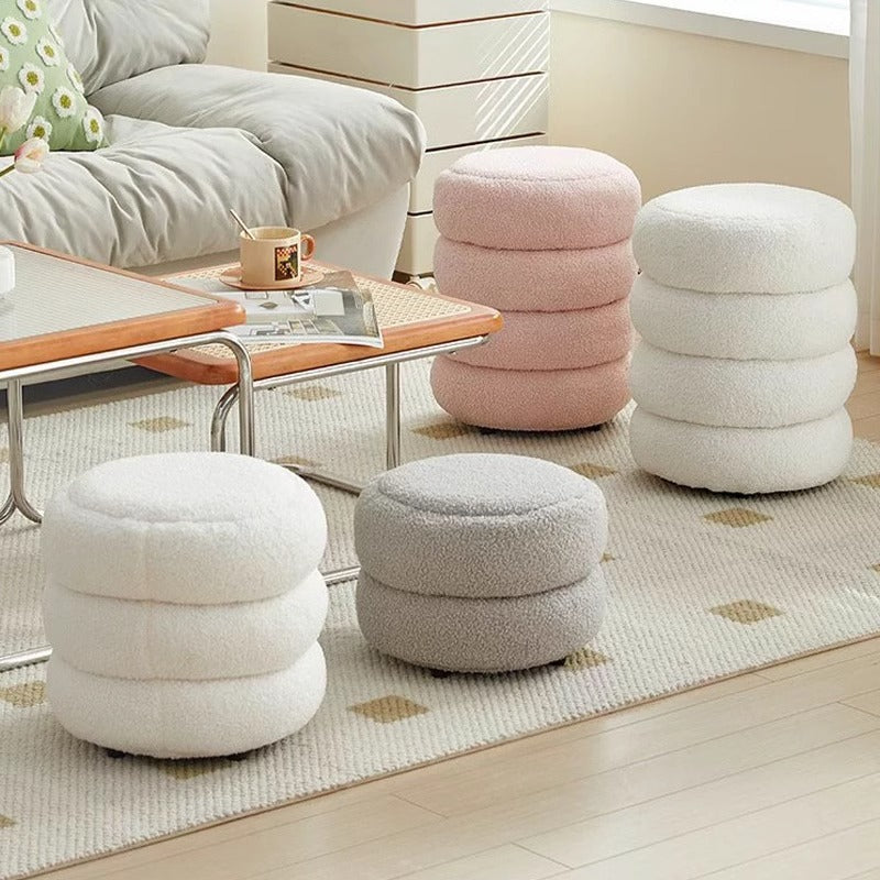 Taburete nórdico contemporáneo de madera con tela sherpa — Diseño de perfil bajo y múltiples niveles para sala de estar y dormitorio
