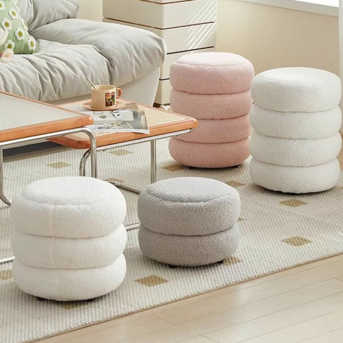Taburete nórdico contemporáneo de madera con tela sherpa — Diseño de perfil bajo y múltiples niveles para sala de estar y dormitorio