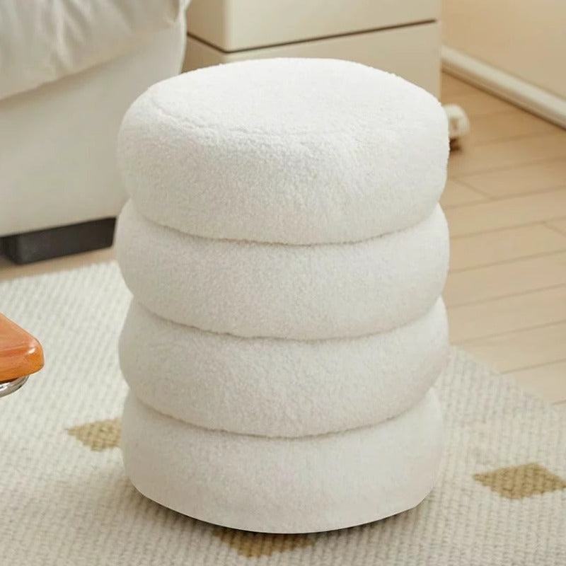 Taburete nórdico contemporáneo de madera con tela sherpa — Diseño de perfil bajo y múltiples niveles para sala de estar y dormitorio