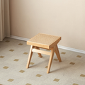 Banco rectangular japonés tradicional con patas en V, de madera de caucho y ratán, con asiento tejido a mano para recibidor y sala de estar