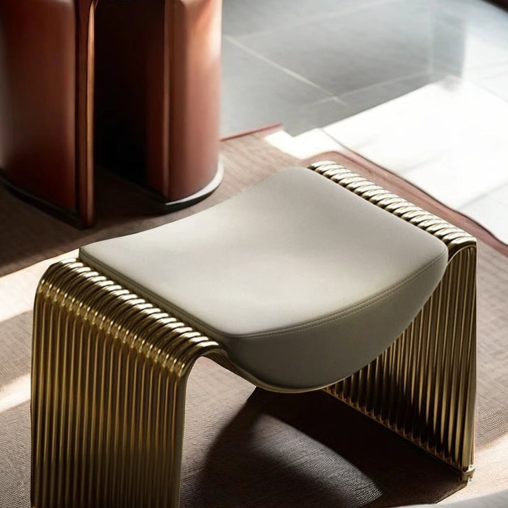 Taburete Bajo Rectangular Moderno Minimalista de Piel de Microfibra y Estructura Metálica Sin Respaldo Sin Brazos Para Salón