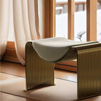 Taburete Bajo Rectangular Moderno Minimalista de Piel de Microfibra y Estructura Metálica Sin Respaldo Sin Brazos Para Salón