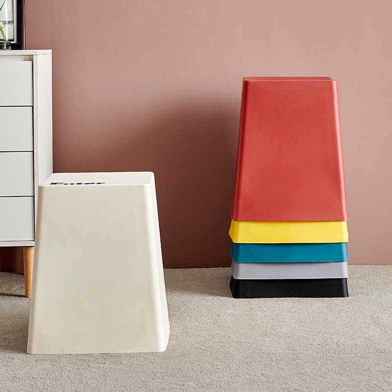 Taburete trapezoidal contemporáneo de PP - Apilable, sin respaldo para comedor