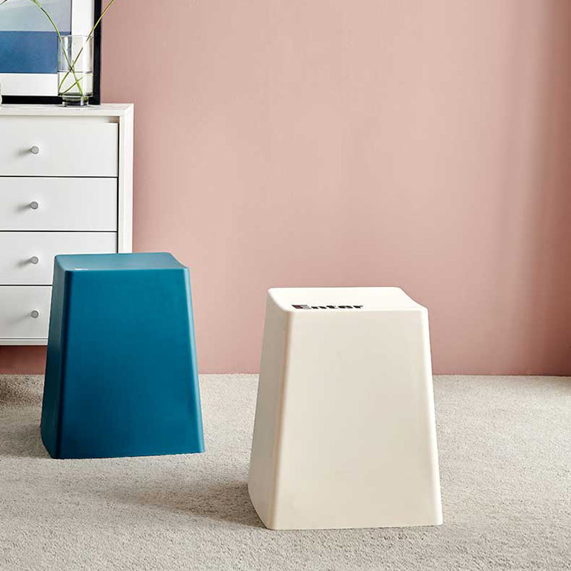 Taburete trapezoidal contemporáneo de PP - Apilable, sin respaldo para comedor