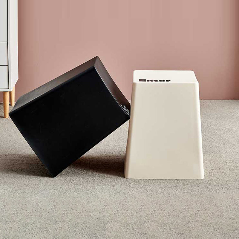 Taburete trapezoidal contemporáneo de PP - Apilable, sin respaldo para comedor
