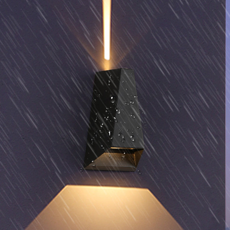 Lámpara de pared LED moderna minimalista de aluminio trapezoidal con iluminación ascendente y descendente para jardín