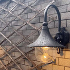 Lámpara de pared exterior de 1 luz con pantalla de trompeta de aluminio y vidrio de simplicidad contemporánea para jardín