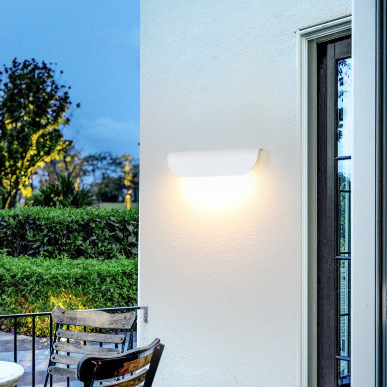Lámpara de pared LED impermeable de aluminio curvado, moderna y minimalista, para patio exterior