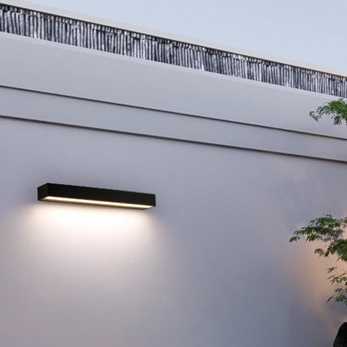 Lámpara de pared LED impermeable de tira larga de aluminio de simplicidad moderna para patio exterior