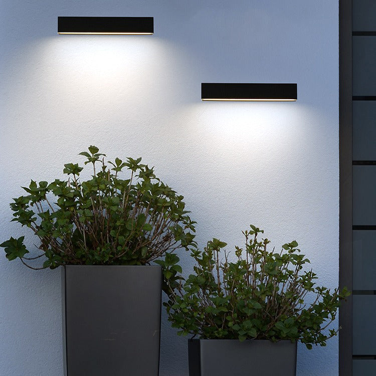 Lámpara de pared LED impermeable de tira larga de aluminio de simplicidad moderna para patio exterior