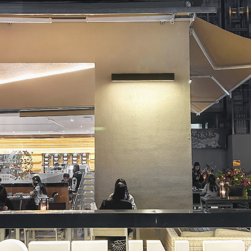 Lámpara de pared LED impermeable de tira larga de aluminio de simplicidad moderna para patio exterior