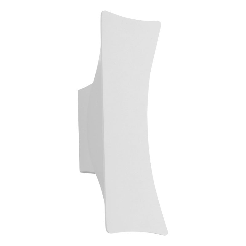 Lámpara de pared LED curva de aluminio minimalista moderna con iluminación superior e inferior e impermeable para patio exterior