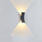 Lámpara de pared LED curva de aluminio minimalista moderna con iluminación superior e inferior e impermeable para patio exterior