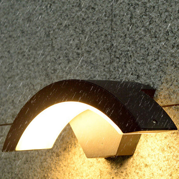 Lámpara de pared LED con sensor de acrílico y aluminio en arco, minimalista moderna e impermeable, para exteriores, para jardín
