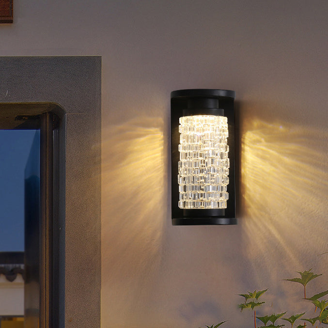 Lámpara de pared LED cilíndrica de lujo moderno impermeable de acero inoxidable con imitación de cristal acrílico para patio exterior