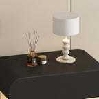 Mesita de Noche Rectangular Ovalada Moderna Minimalista de Madera Maciza con Rascador de Gato de Cuero, Acrílico, Cristal y Sensor de Luz con 2 Cajones para Dormitorio