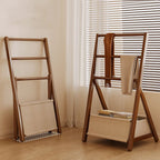 Estante expositor de bambú con estructura triangular modernista minimalista y bordes redondeados para salón